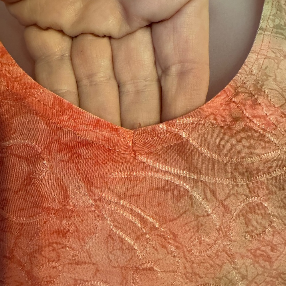 ❤️ 3/4 SLEEVES  V-NECKLINE TOP   LARGE/PETITE     #V - Picture 3 of 6